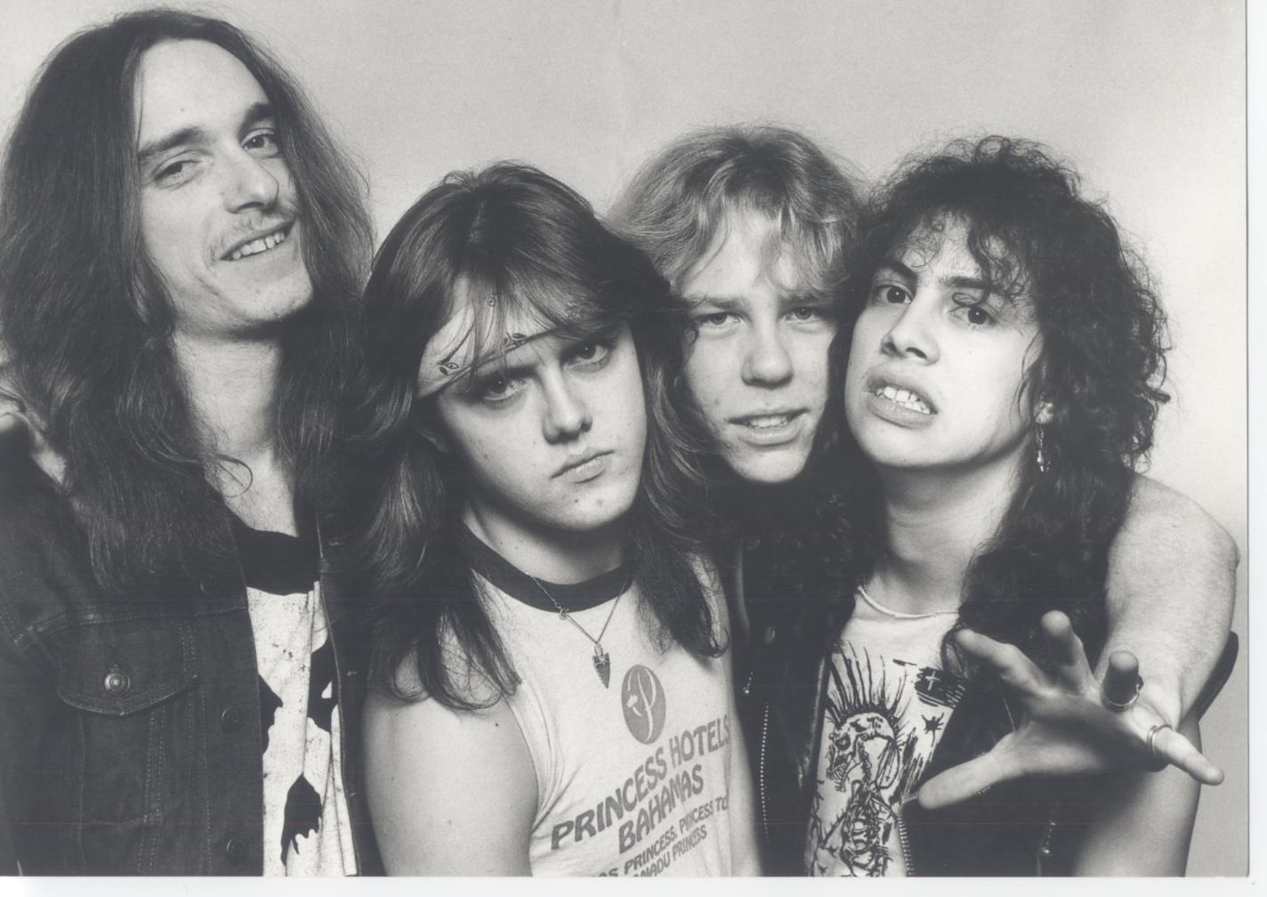 Metallica em 1984: Cliff Burton, Lars Ulrich, James Hetfield e Kirk Hammett