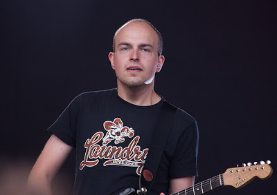 Comunicado oficial sobre a saída do guitarrista Niels van der Steenhoven do grupo Focus