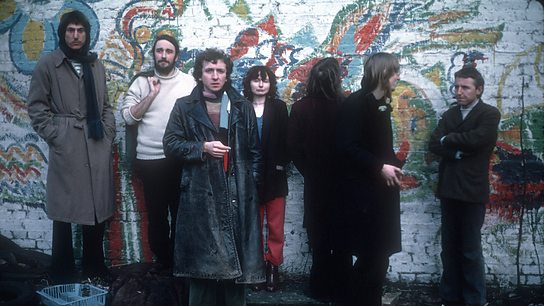 As histórias e o encontro da vaca Henrique com o bobo alegre.