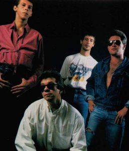 marcelo+nova+e+camisa+de+venus+muitos+recortes+poster+rio+de+janeiro+rj+brasil__6FB8B_1