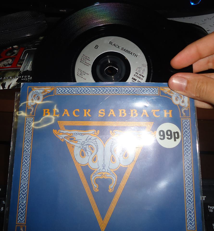 995807_616363111709298_1779415244_n