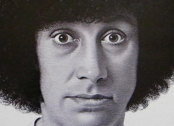 A batucada fantástica de Luciano Perrone e o samba do inglês doidão.