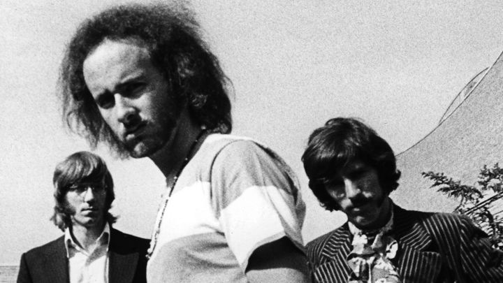 Ray Manzarek, Robbie Krieger e John Paul Densmore. The Doors vivo, mas sem Morrison