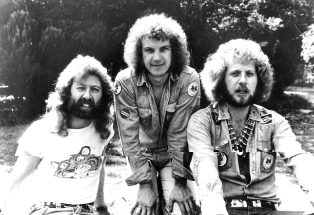 Tralhas do porão: Three Man Army