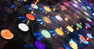 Liberdades X excessos na música