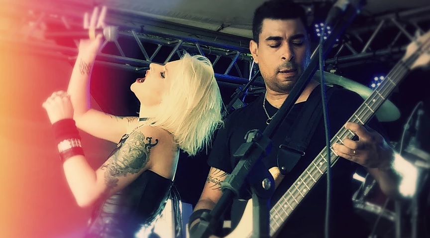 Threesome – Keep on Naked [2017]