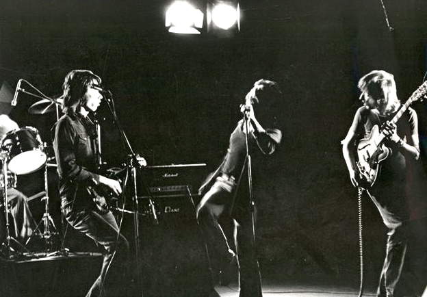 Tralhas do Porão: Trettioariga Kriget