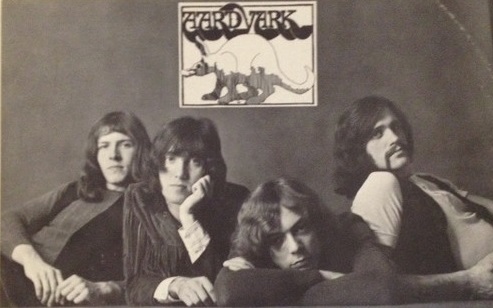 Tralhas do Porão – Aardvark