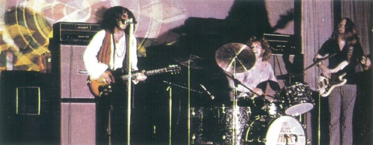 Tralhas do Porão: May Blitz