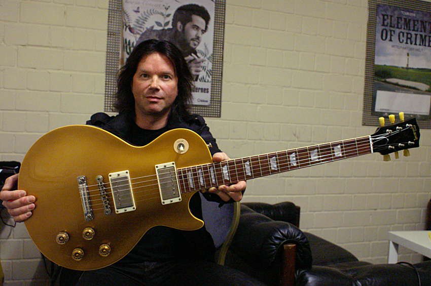 Cinco Discos Para Conhecer: Trabalhos solo de guitarristas do hard rock