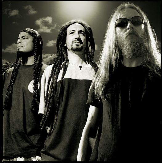 Datas Especiais: 20 anos de Degradation Trip Volumes 1 & 2