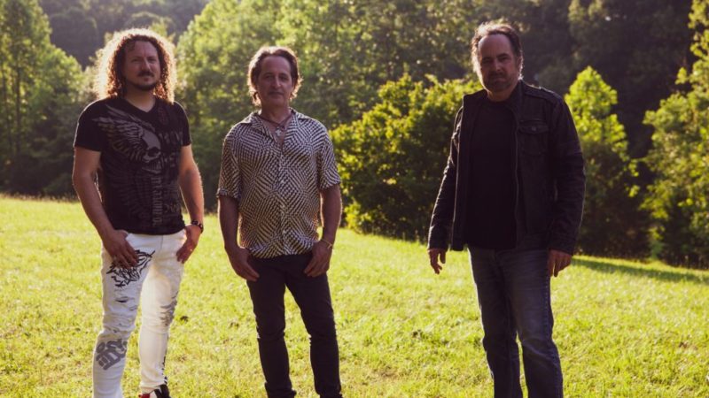 A união de Neal Morse, Nick D’Virgilio e Ross Jennings