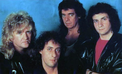 Praying Mantis com Dennis Stratton: A Fase Mais Melódica da NWOBHM