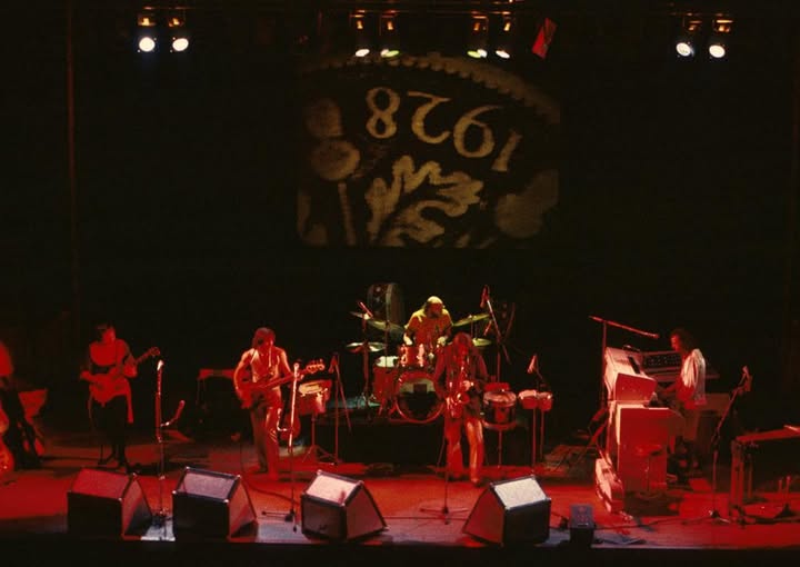 Ouve Isso Aqui: 1975 por Fernando Bueno